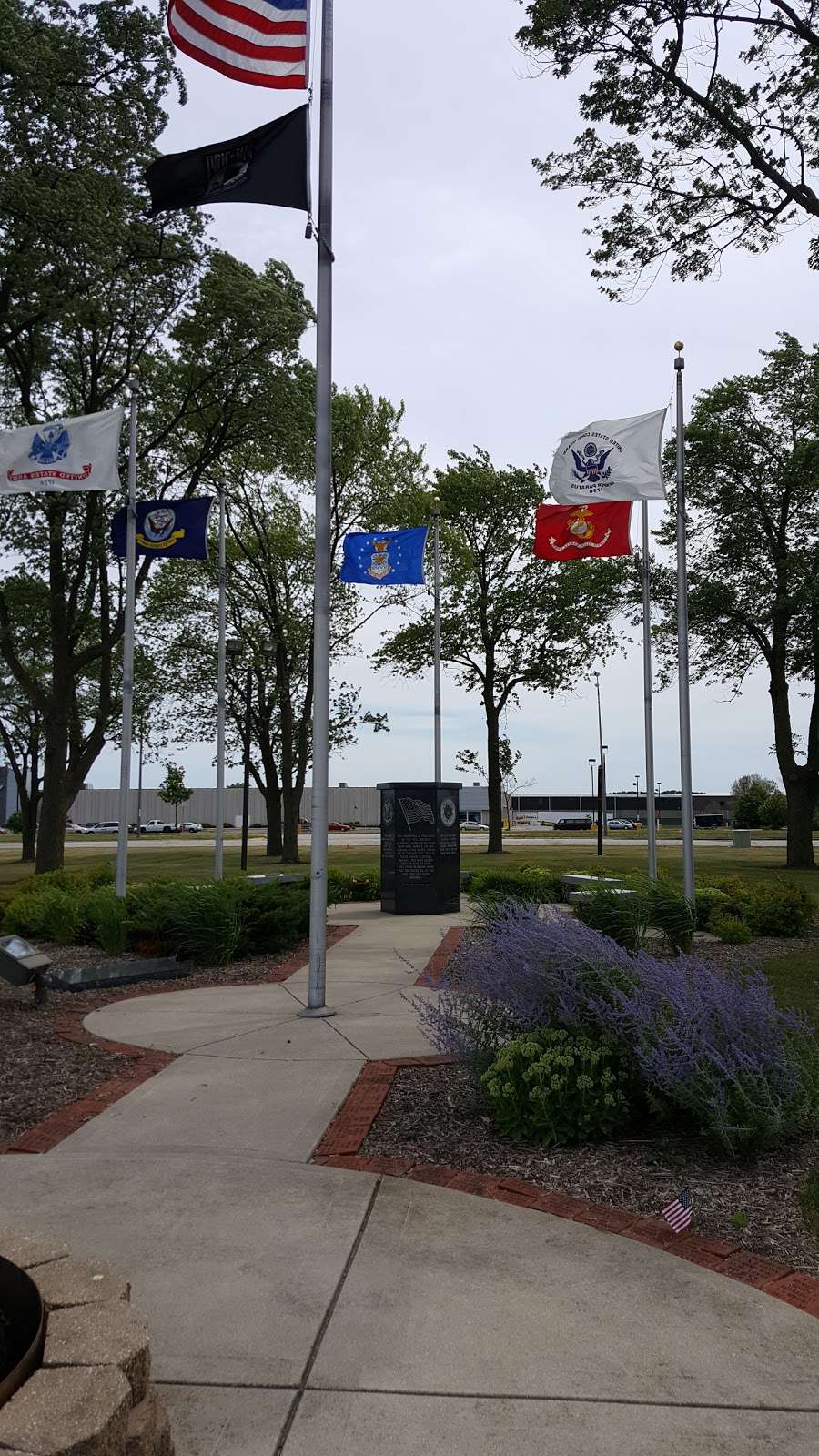 Veterans Memorial Park | 552 W Rawson Ave, Oak Creek, WI 53154, USA