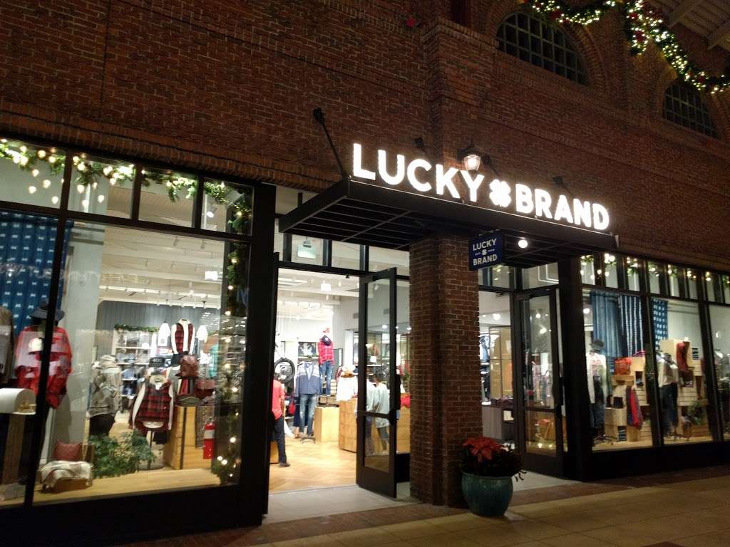 Lucky Brand | 1520 East Buena Vista Drive Space 107, Orlando, FL 32830, USA | Phone: (407) 560-9178