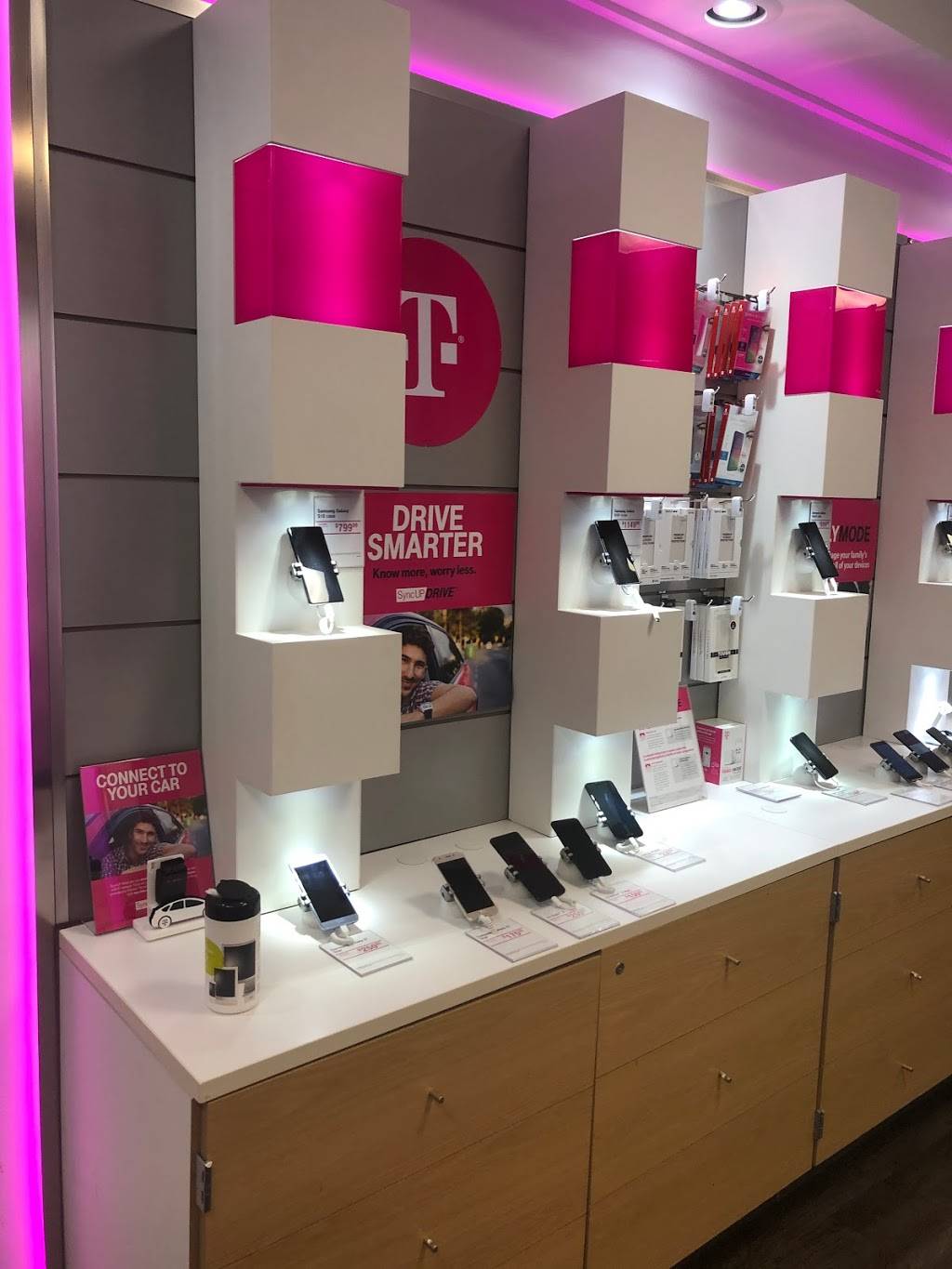 T-Mobile | 1911 Nostrand Ave, Brooklyn, NY 11226, USA | Phone: (718) 287-2700