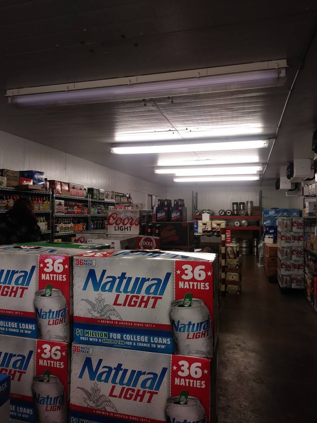 Twinlo Beverage Mart Inc | 6700 Porter Rd, Niagara Falls, NY 14304, USA | Phone: (716) 297-8100