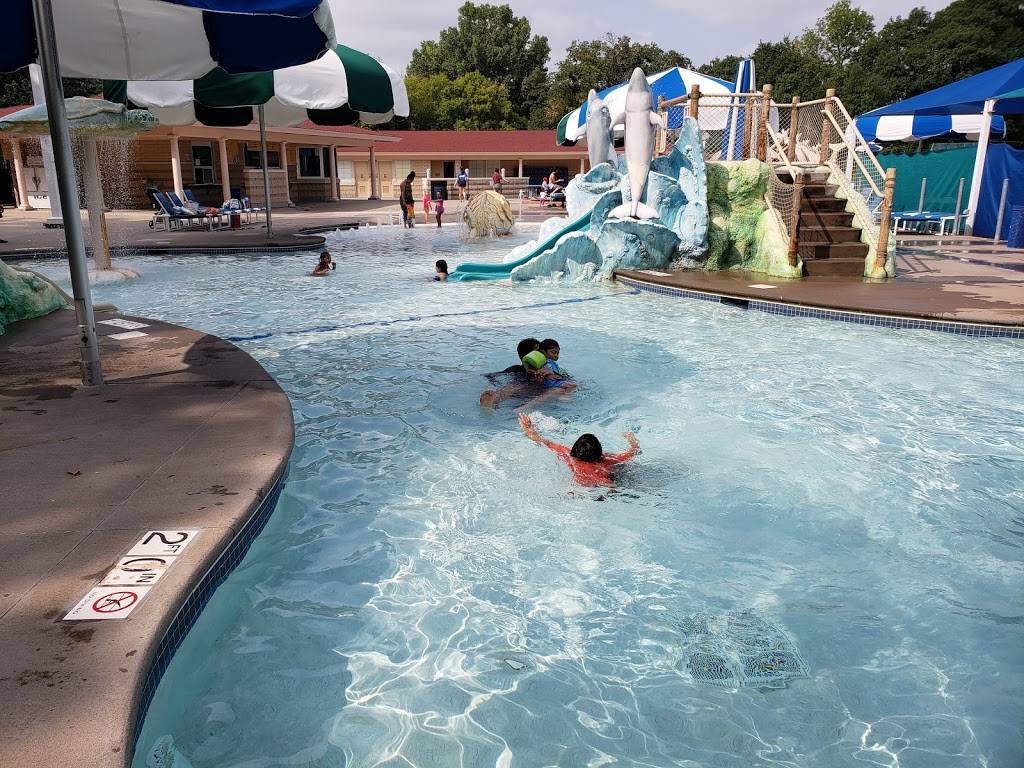 Highland Park Aquatic Center | 1840 Edgcumbe Rd, St Paul, MN 55116, USA | Phone: (651) 695-3773