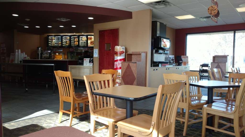 Arbys | 6000 Northwest Hwy, Crystal Lake, IL 60014 | Phone: (815) 455-2346