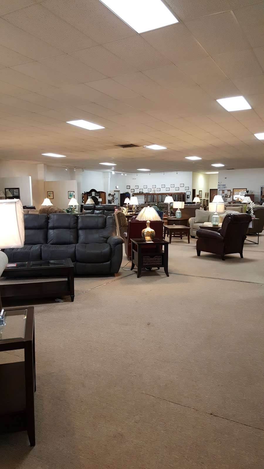 Ted Barron Furniture | 19904 Torrence Ave, Lynwood, IL 60411, USA | Phone: (708) 895-0002