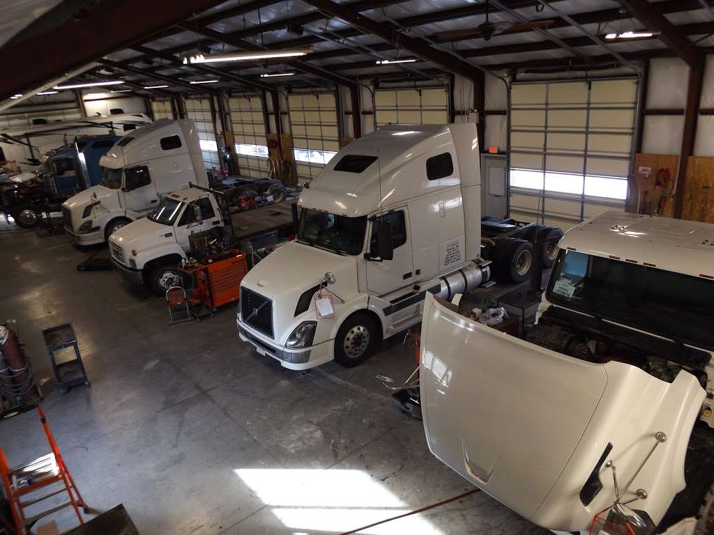 Bennett Truck, Trailer and Mobile Repair | 3190 HWY K68, Building B, Ottawa, KS 66067, USA | Phone: (785) 242-4300