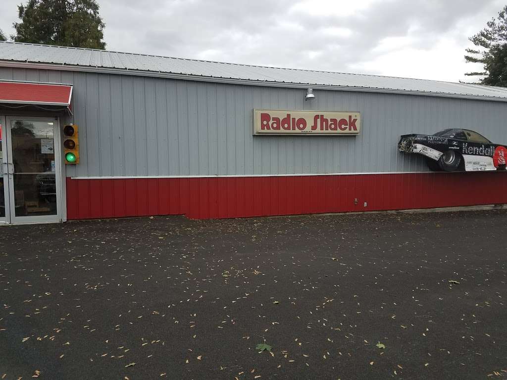 RadioShack | 331 E Main St, New Holland, PA 17557 | Phone: (717) 354-2200