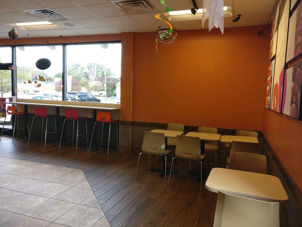 Dunkin Donuts | 2500 West Chester Pike, Broomall, PA 19008 | Phone: (484) 424-9450