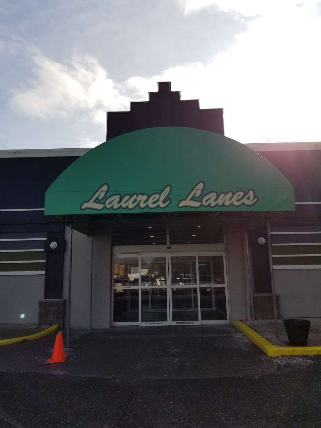 Laurel Lanes | 2825 NJ-73, Maple Shade Township, NJ 08052, USA | Phone: (856) 778-7467