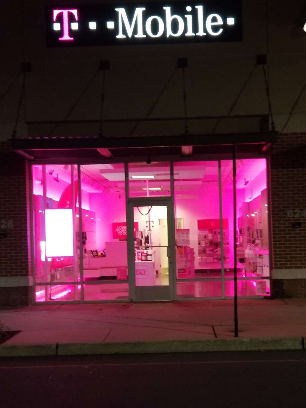 T-Mobile | 624 Marketplace Blvd, Hamilton Township, NJ 08691, USA | Phone: (609) 585-5487