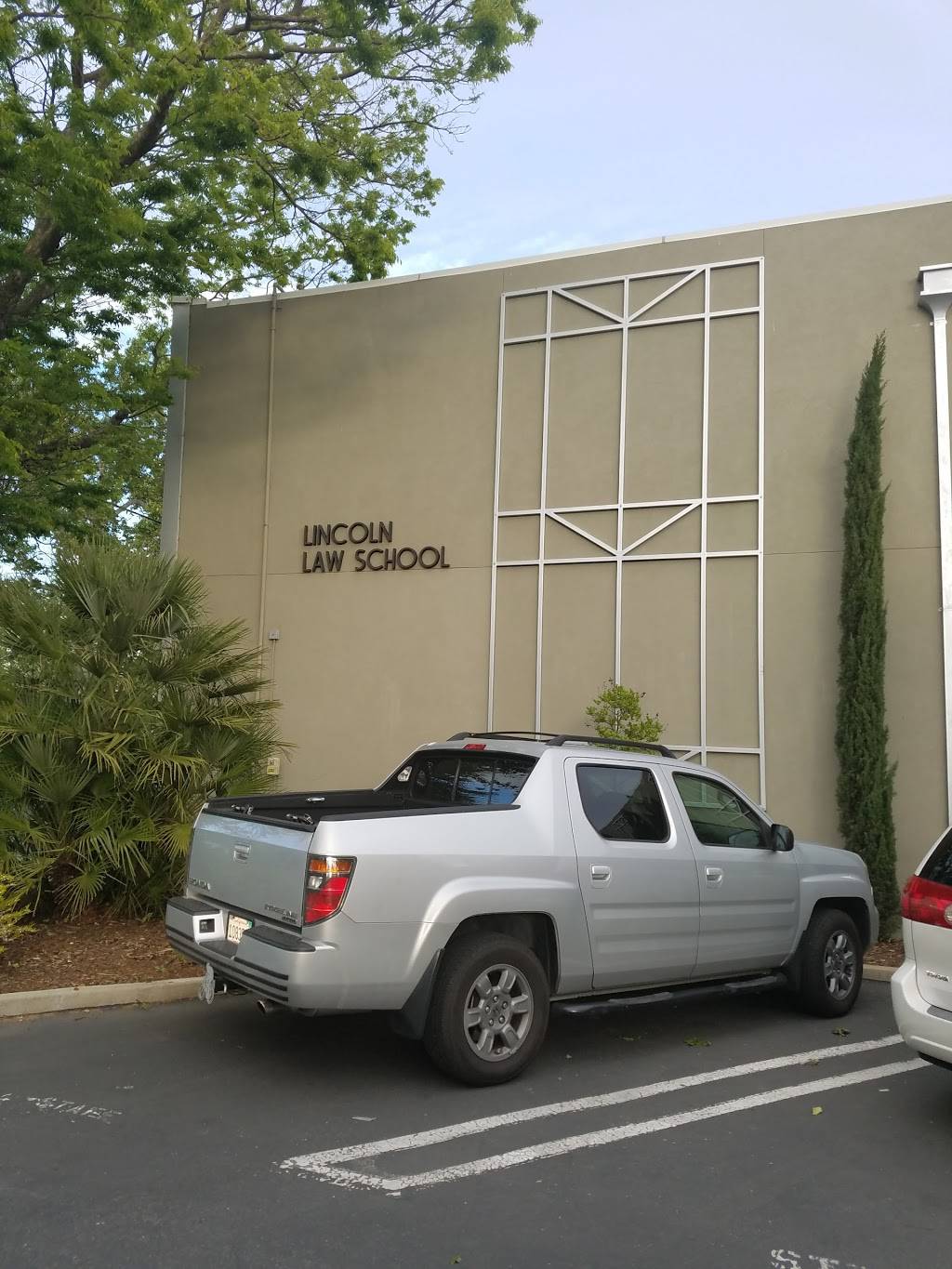 Lincoln Law School of Sacramento | 3140 J St, Sacramento, CA 95816, USA | Phone: (916) 446-1275