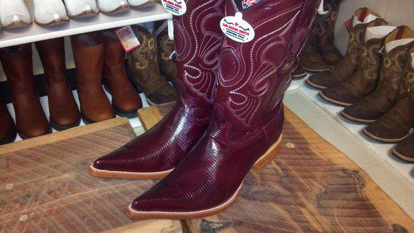 Gavanas Western Wear | 2130 Main St #14, Longmont, CO 80501, USA | Phone: (303) 682-3279