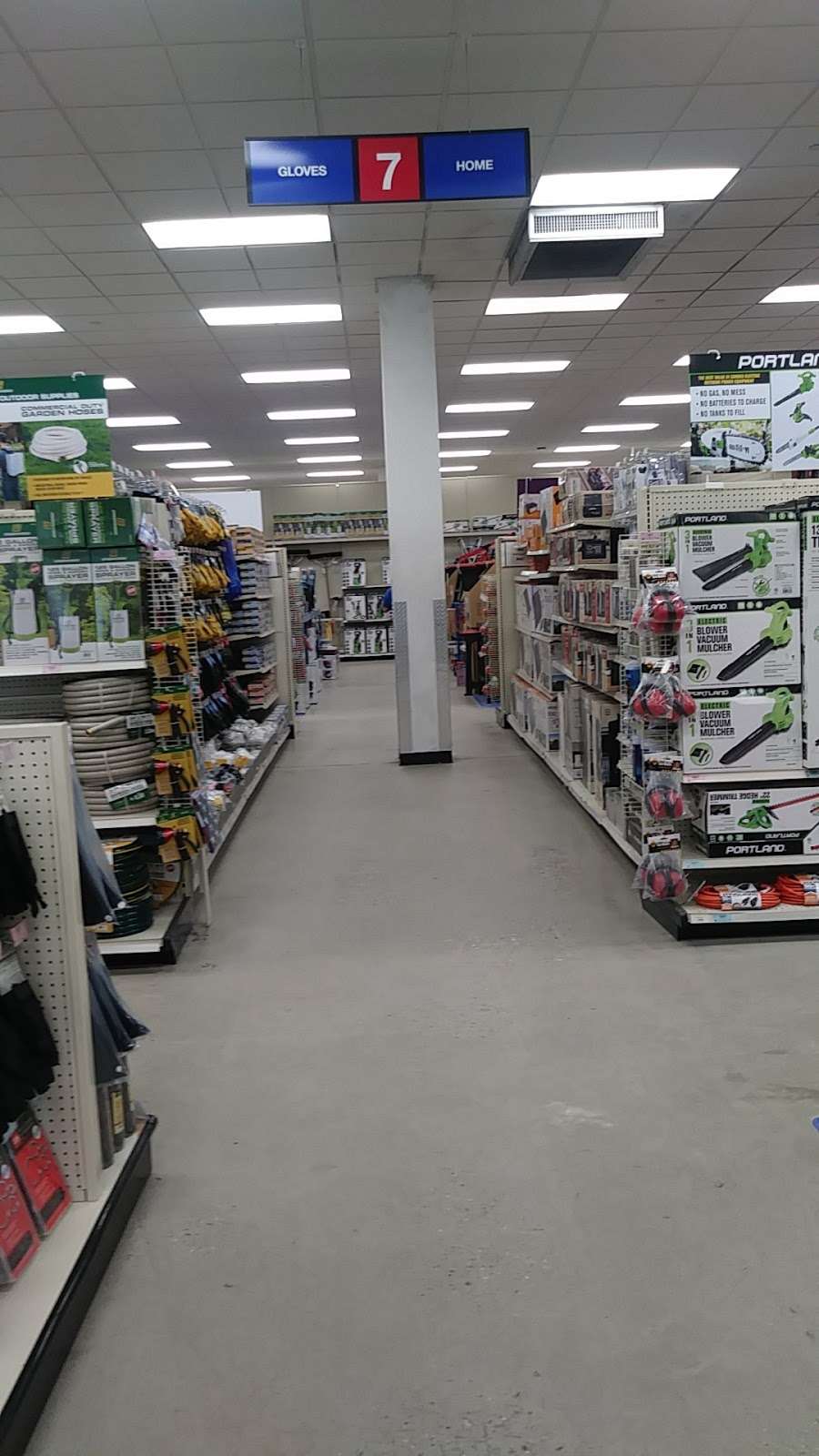 Harbor Freight Tools | 1851 Sunrise Hwy #12, Bay Shore, NY 11706, USA | Phone: (631) 665-0827