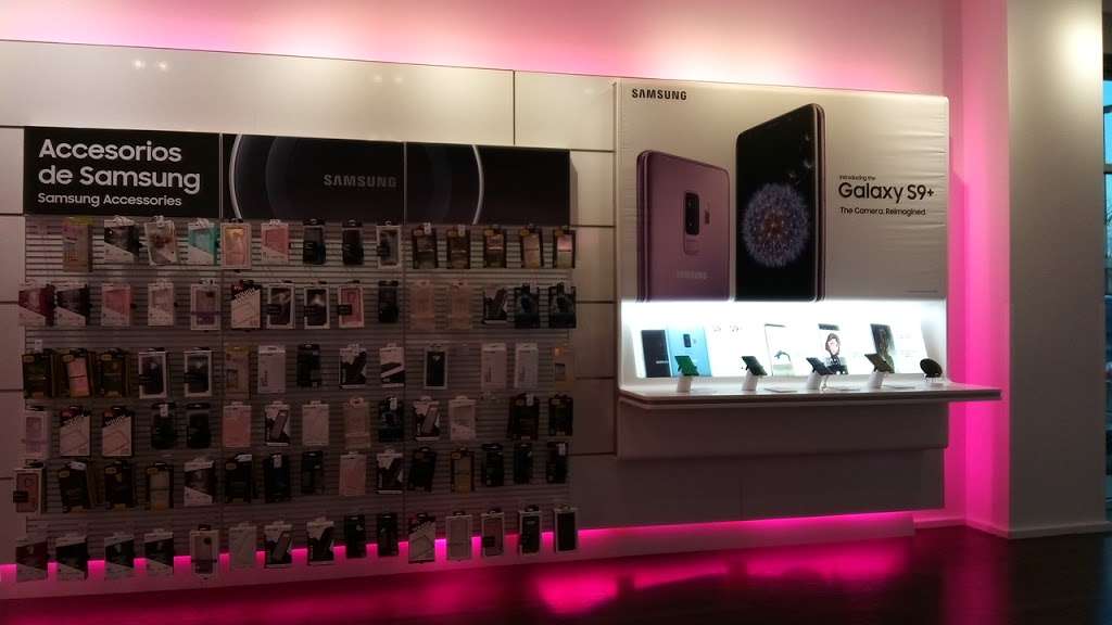 T-Mobile | 4557 Lafayette Rd Ste B, Indianapolis, IN 46254, USA | Phone: (317) 297-1049