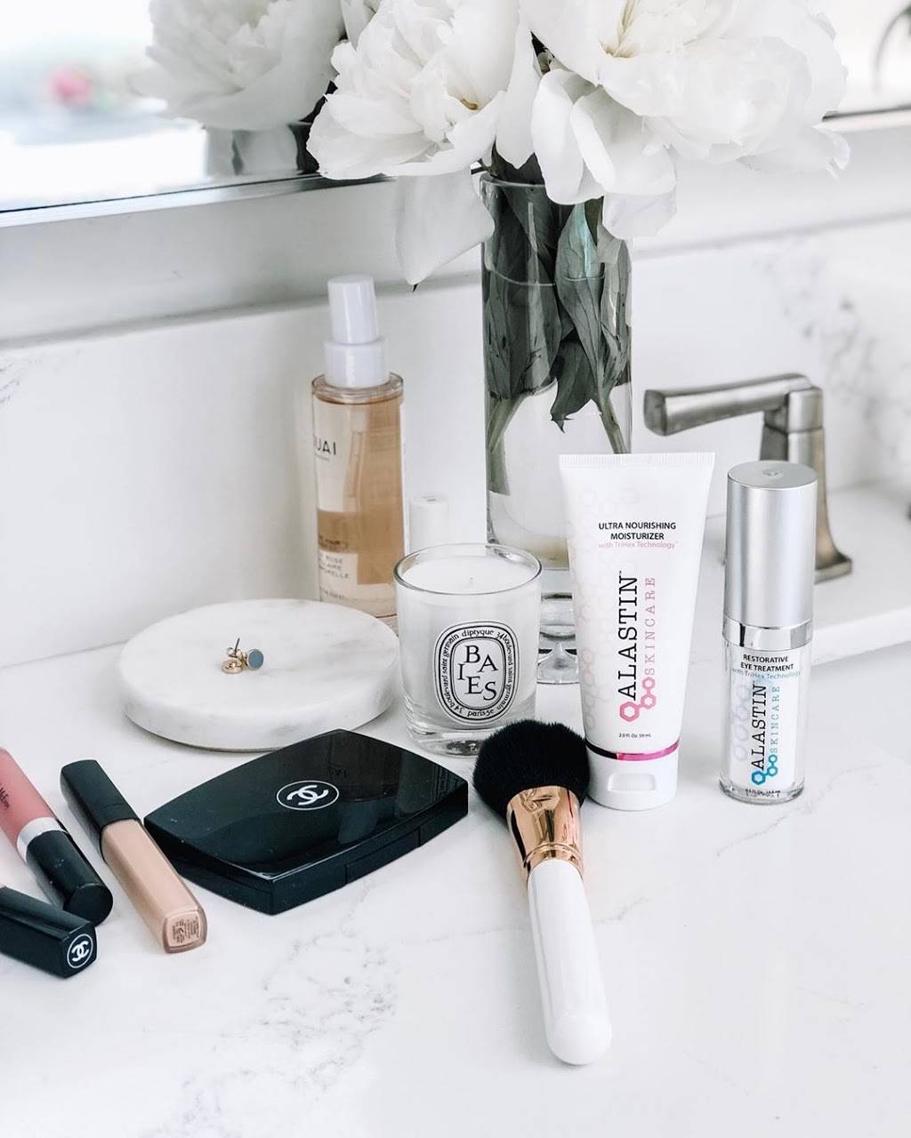 Dreamweaver Beauty | 9191 Old Seward Hwy #15, Anchorage, AK 99515, USA | Phone: (618) 610-4651