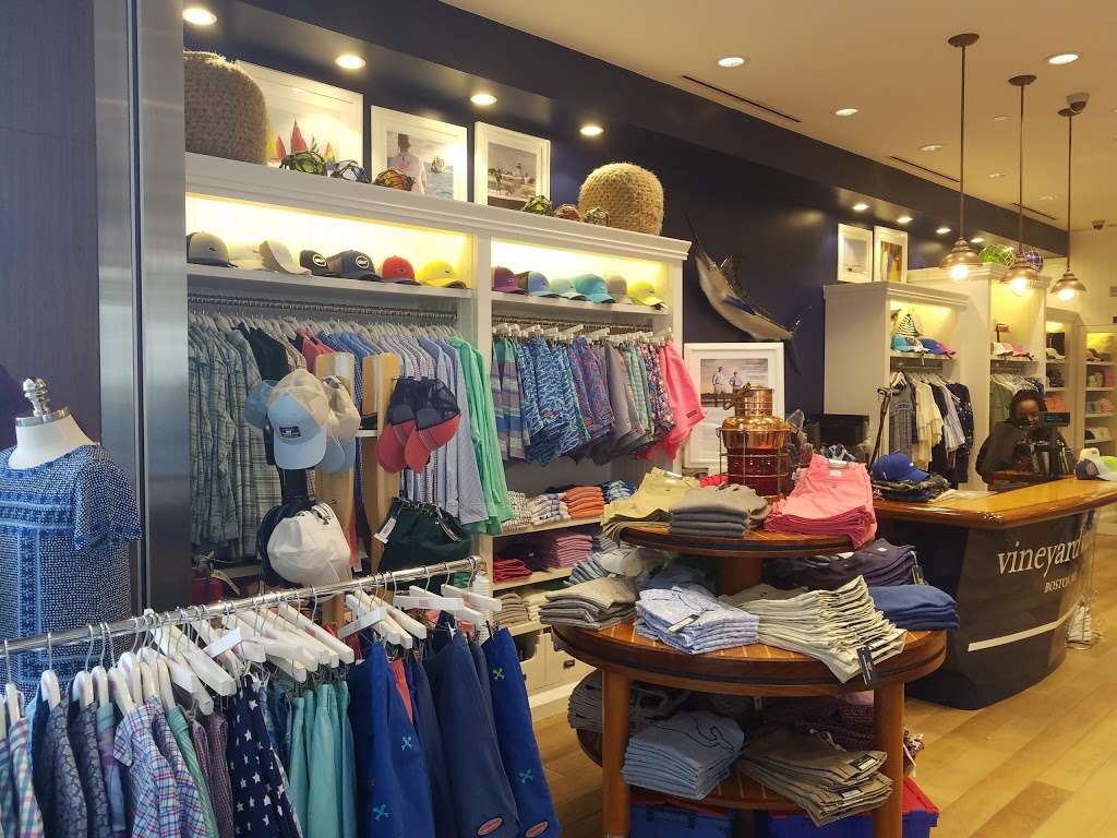 Vineyard Vines | 1 Harborside Dr, Boston, MA 02128