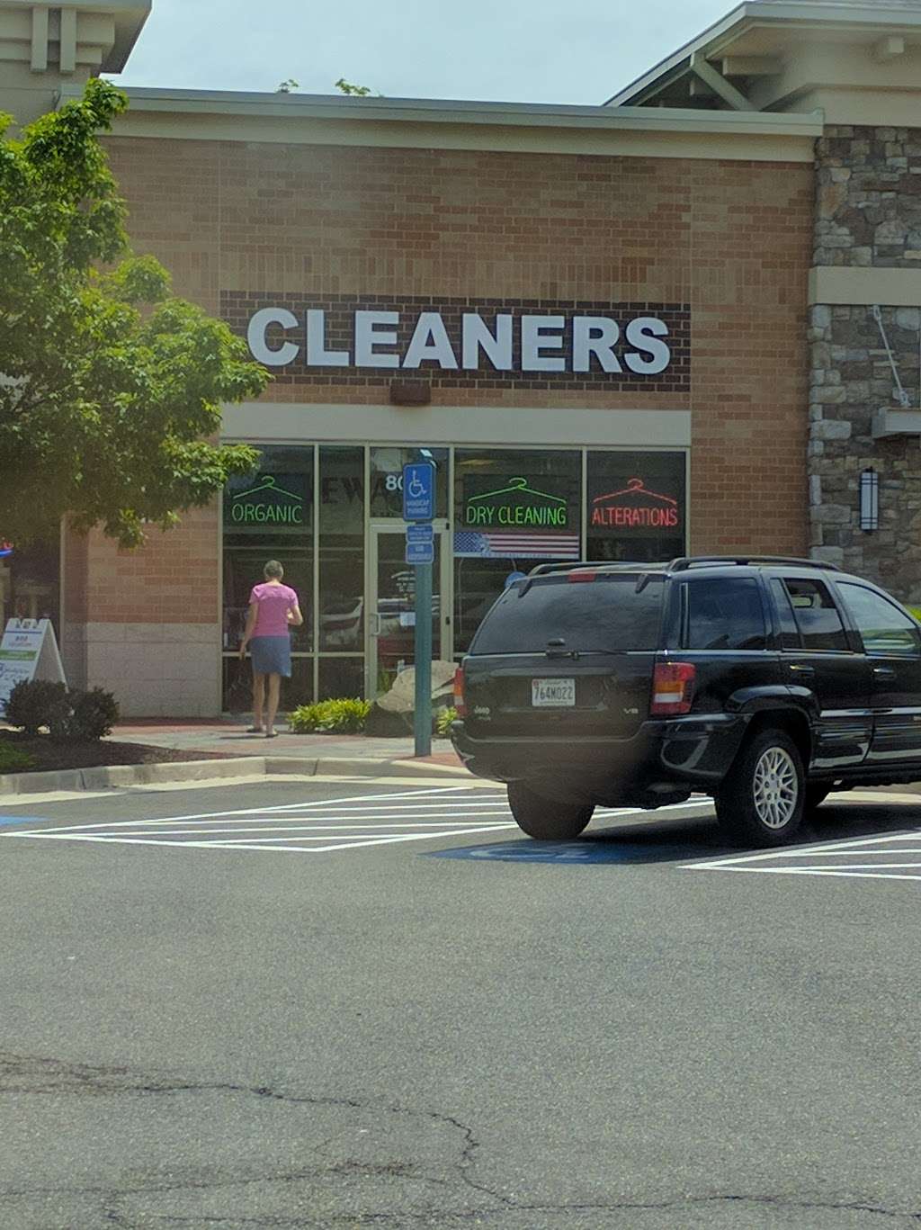 Stonewall Cleaners | 8065 Stonewall Shops Square, Gainesville, VA 20155, USA | Phone: (571) 445-3689