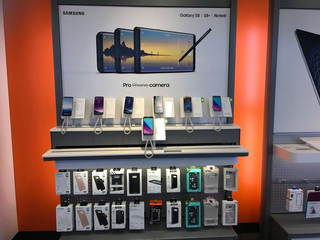 AT&T Store | 201 N Randall Rd, Batavia, IL 60510, USA | Phone: (630) 482-9570