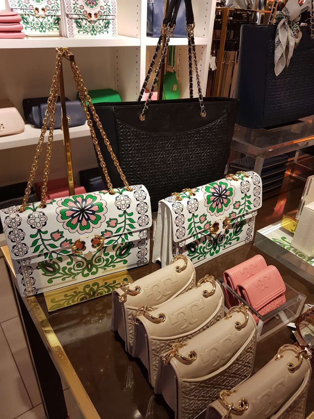 Tory Burch Outlet | 1 Premium, Outlet Blvd #280, Wrentham, MA 02093, USA | Phone: (508) 384-2098