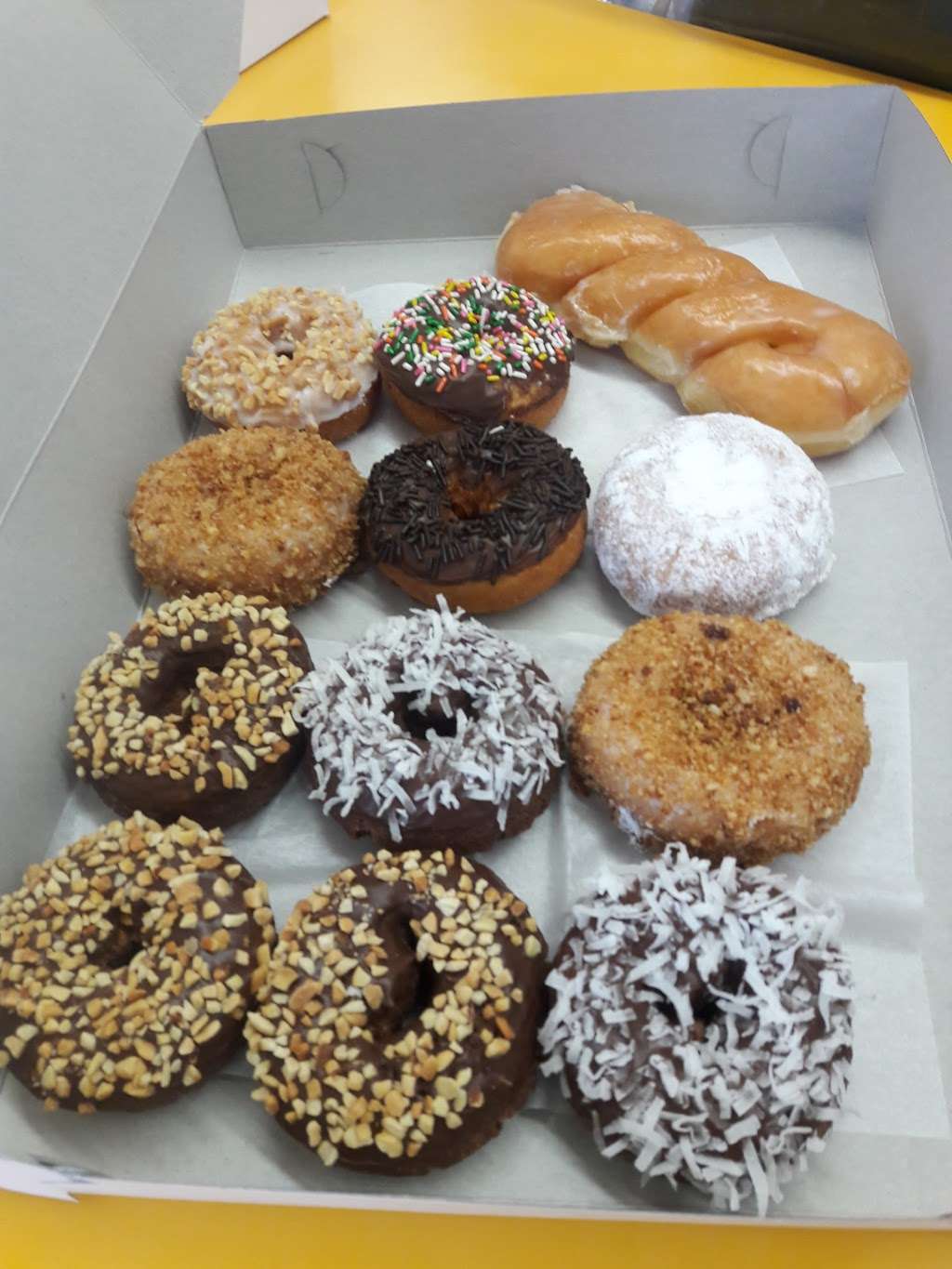 Marshall Donuts & Ice Cream | 3144 N E St, San Bernardino, CA 92405, USA | Phone: (909) 886-1053