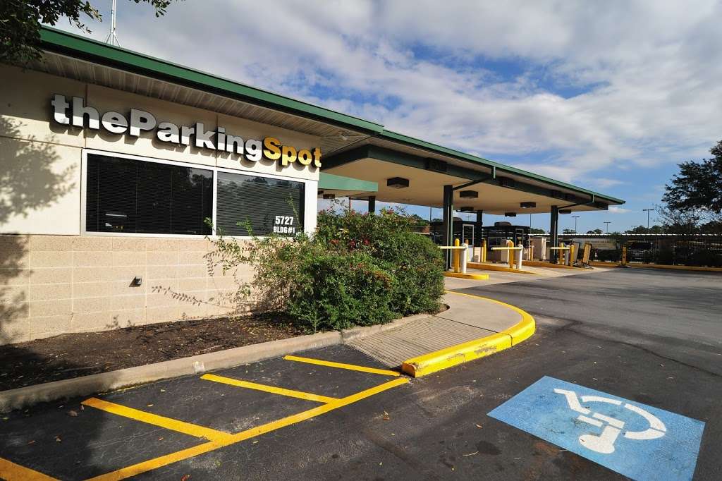 The Parking Spot 1 on Will Clayton | 5727 Will Clayton Pkwy, Humble, TX 77338, USA | Phone: (281) 540-7644