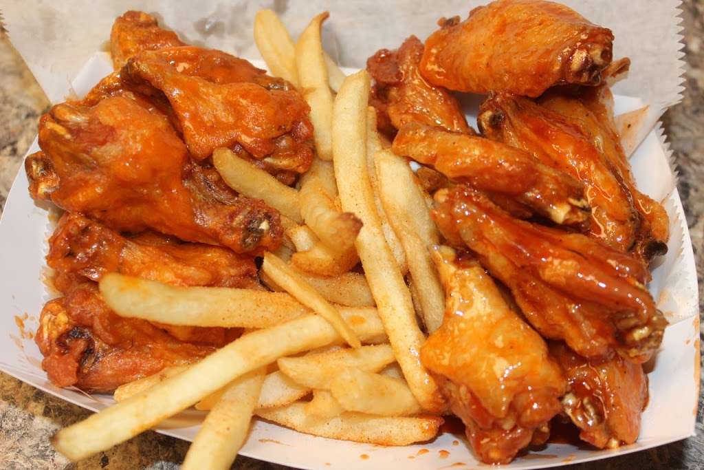 The Doghouse Bar and Grill | 7200 Albemarle Rd l, Charlotte, NC 28227, USA | Phone: (980) 938-6838