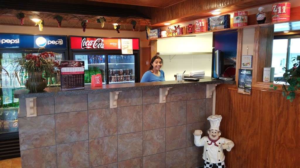 Moscatos Pizza | 101 S State St, Poplar Grove, IL 61065, USA | Phone: (815) 765-9500