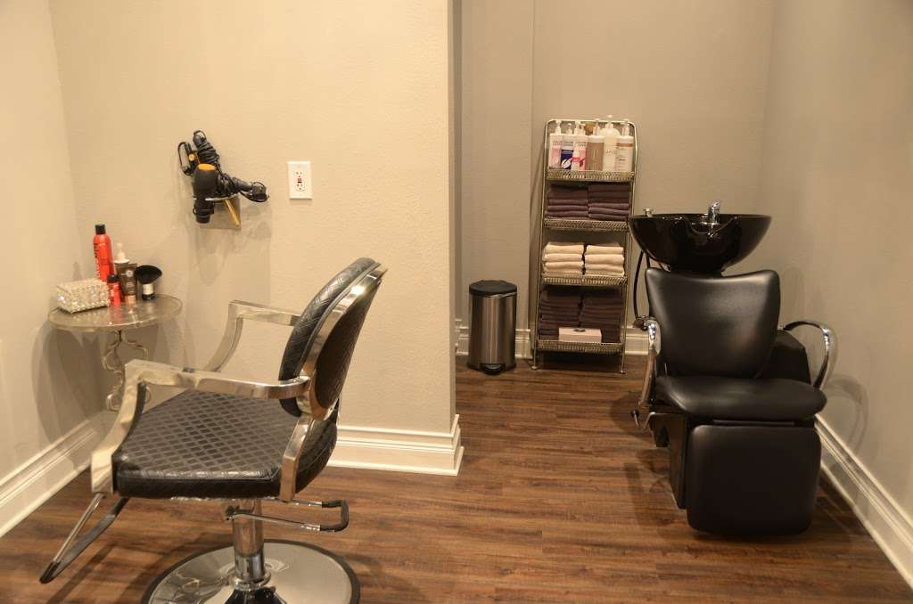 Rarity salon | 2863 N Brookfield Rd, Brookfield, WI 53045