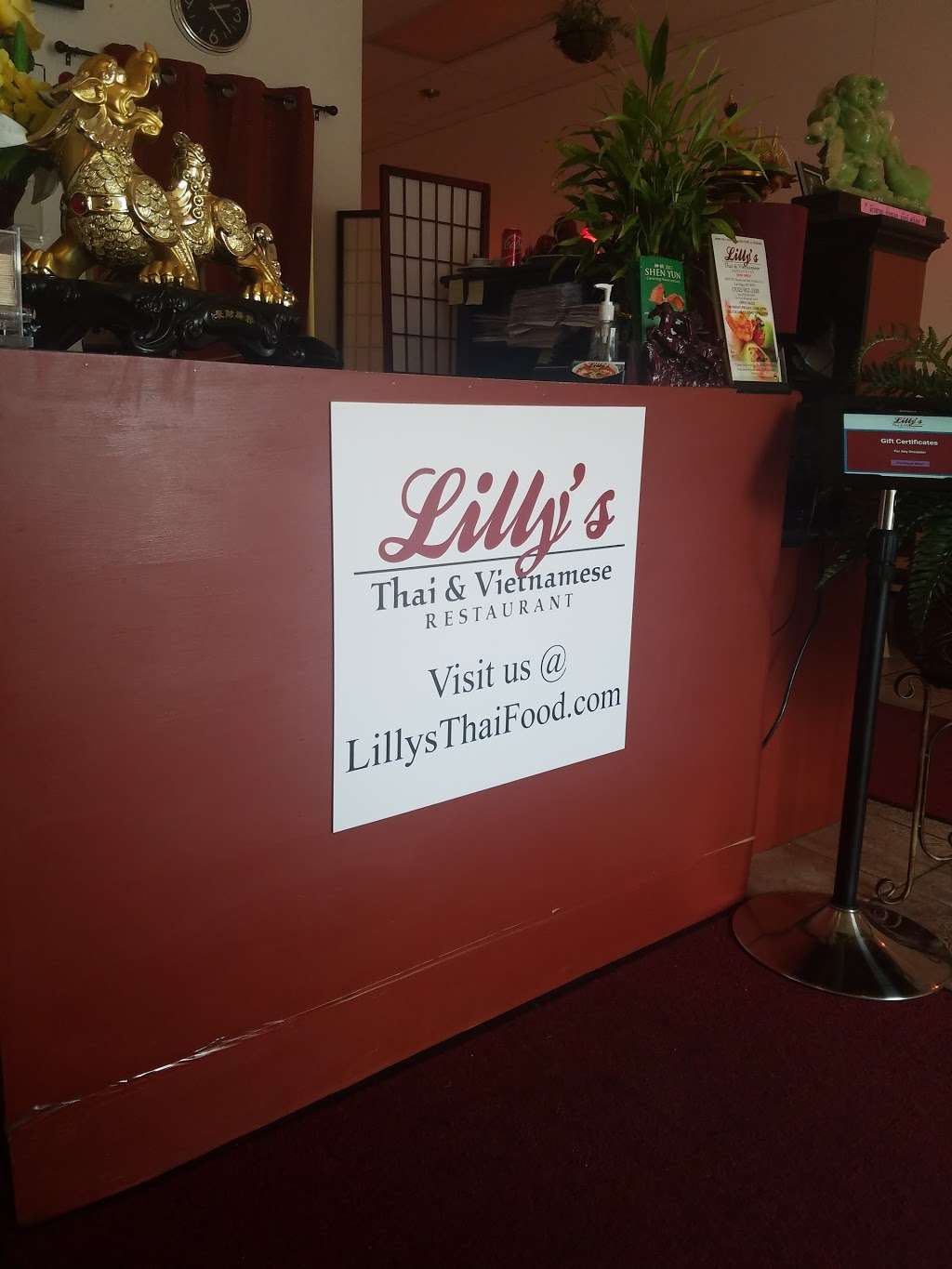 Lillys Thai & Vietnamese Restaurant | 8470 W Desert Inn Rd #3, Las Vegas, NV 89117, USA