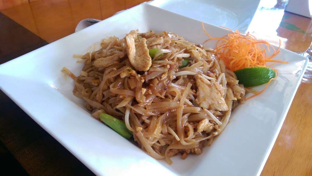 Pa Nuang Thai Cuisine | 12651 Galveston Ct, Manassas, VA 20112, USA | Phone: (703) 878-8899