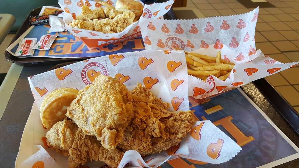 Popeyes Louisiana Kitchen | 6 New York State Thruway, Hastings-On-Hudson, NY 10706, USA | Phone: (914) 478-7681