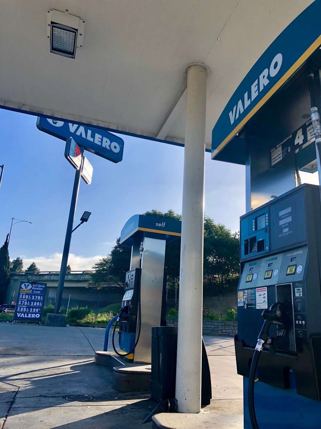 Valero gas station | 1401 Grand Ave, San Leandro, CA 94577, USA | Phone: (510) 357-8002