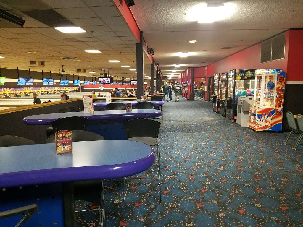 AMF Pro Bowl Lanes | 505 E 18th Ave, North Kansas City, MO 64116, USA | Phone: (816) 221-8844