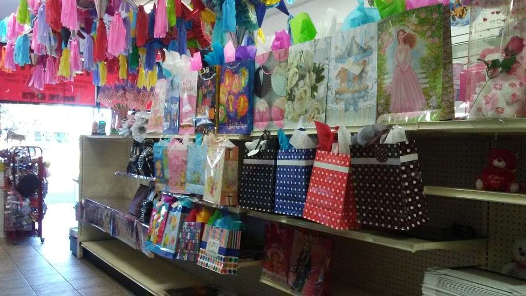 Caseys Party Supplies & Flowers | 531 Rosecrans Ave, Compton, CA 90222, USA | Phone: (310) 637-0726