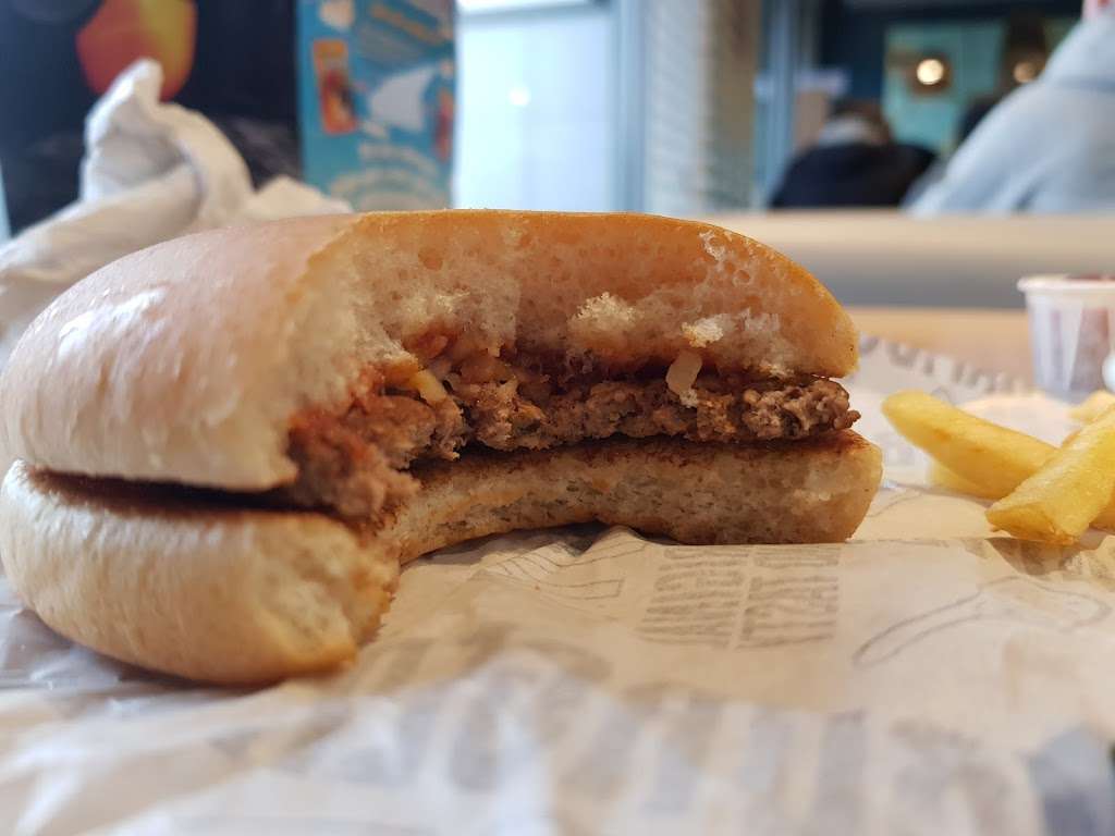 McDonalds | Southgate Stansted Airport, Southgate Rd, Bishops Stortford CM24 1PY, UK | Phone: 01279 661572