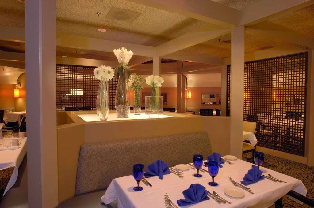 Trofi Restaurant | 10100 College Blvd, Overland Park, KS 66210, USA | Phone: (913) 323-1978