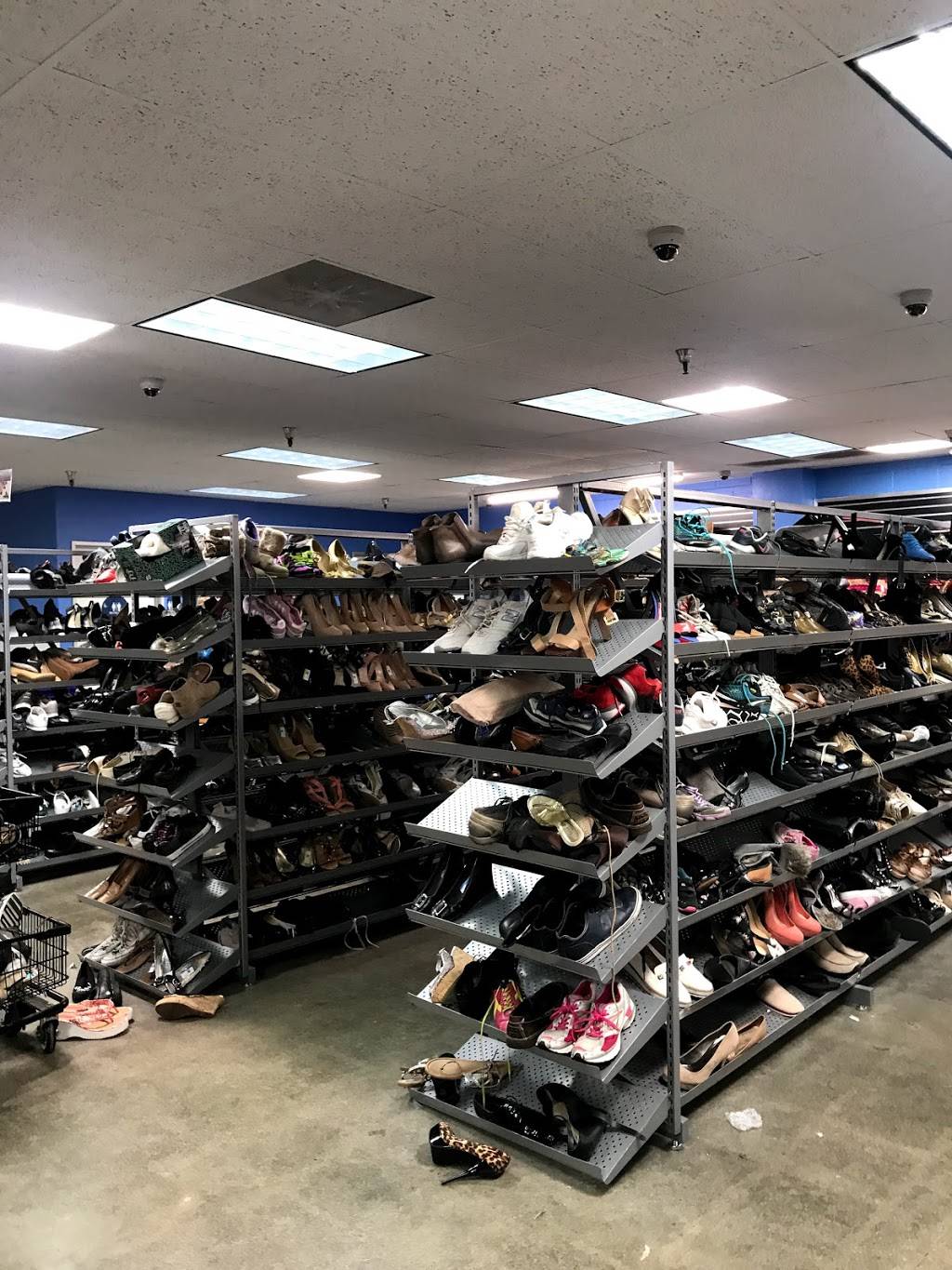 Goodwill Southern California Store & Donation Center | 13550 Ramona Blvd, Baldwin Park, CA 91706, USA | Phone: (626) 373-2820