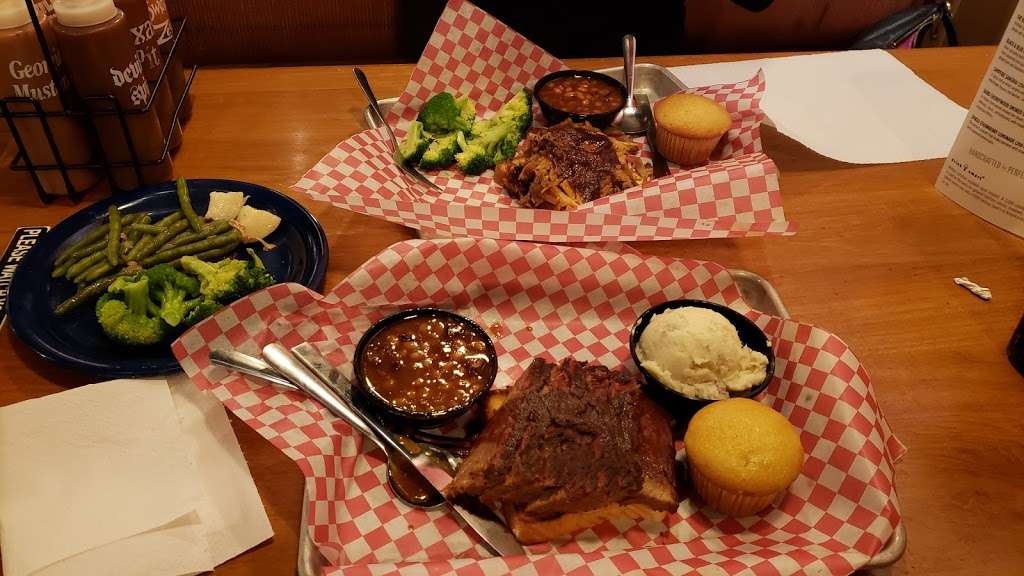 Famous Daves Bar-B-Que | 61 Curtner Ave, San Jose, CA 95125, USA | Phone: (408) 292-7444