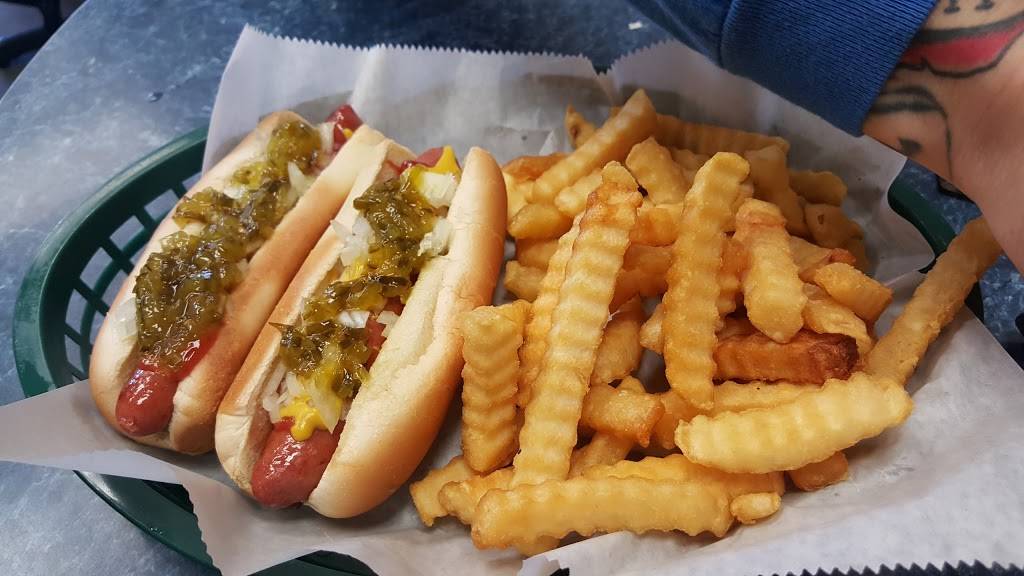 Lindys Famous Hotdogs | 6586 Tidewater Dr K, Norfolk, VA 23509, USA | Phone: (757) 855-6033