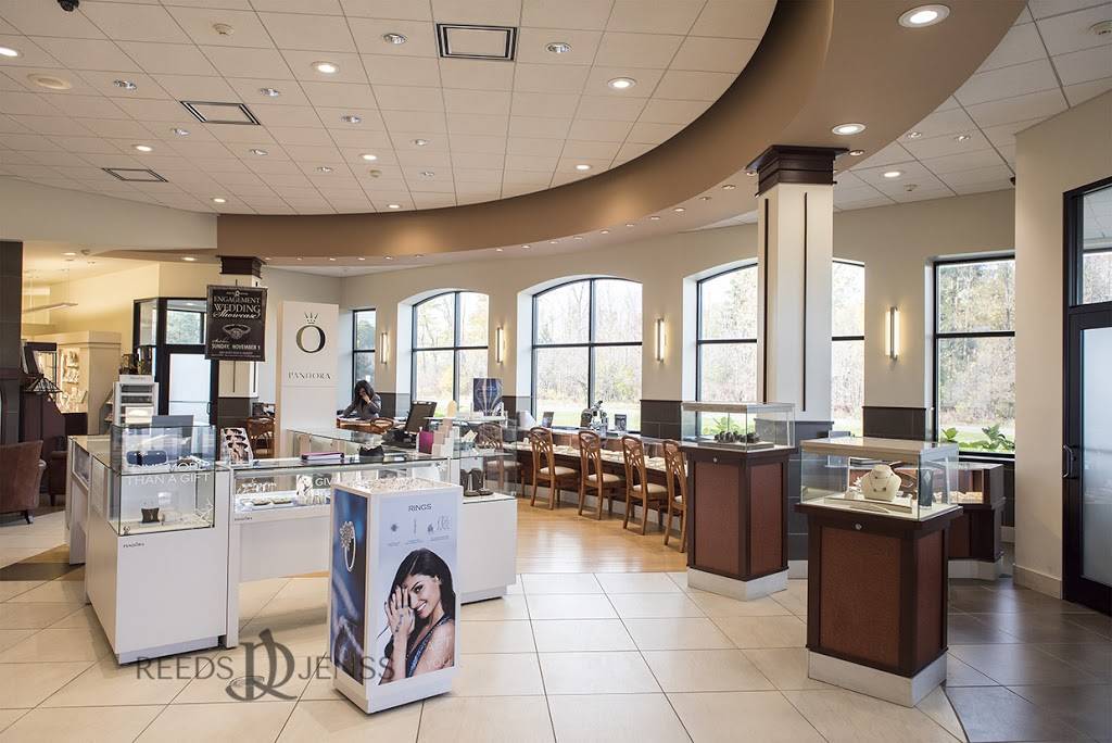 Reeds Jewelers / Jenss Decor | 3515 Abbott Rd, Orchard Park, NY 14127 | Phone: (716) 824-1007