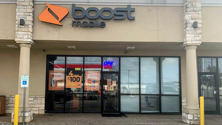 Boost Mobile - Twin Wireless | Boost Mobile, 1900 E Anderson Ln, Austin, TX 78752, USA | Phone: (512) 821-9199
