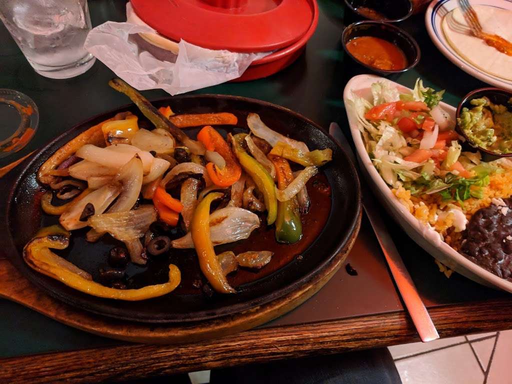 El Mariachi Restaurant | 5770 Easton Rd, Plumsteadville, PA 18949, USA | Phone: (215) 766-9130