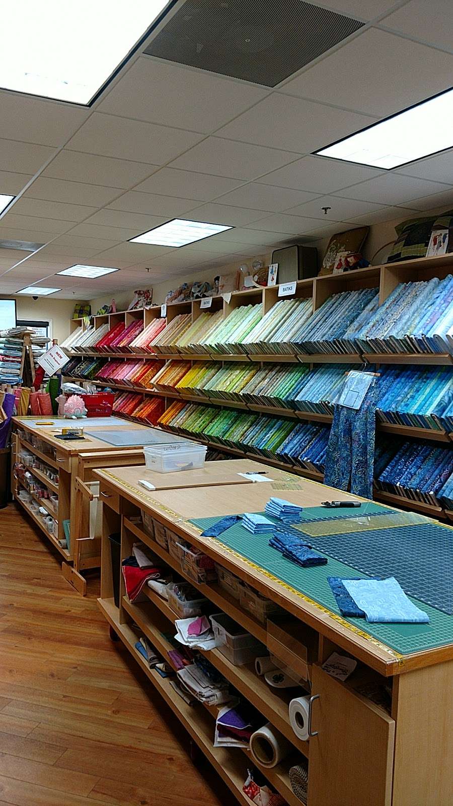 Linda Zs Sewing Center | 1216 E Central Rd, Arlington Heights, IL 60005, USA | Phone: (847) 394-4590