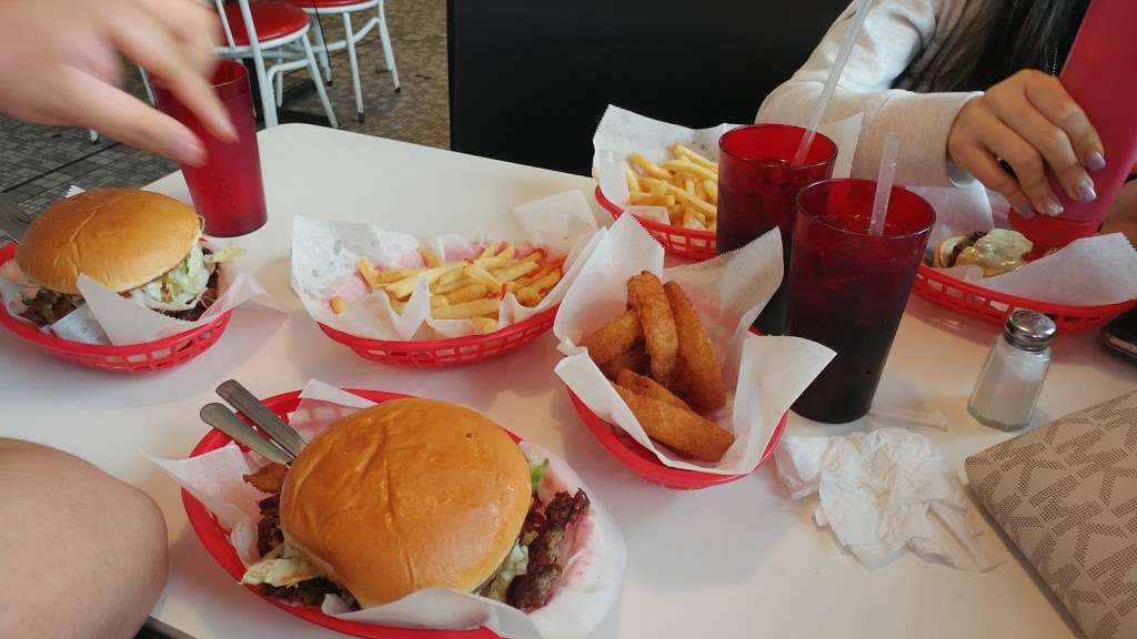 Schoops Hamburgers | 1449 Indianapolis Blvd, Whiting, IN 46394, USA | Phone: (219) 659-7030