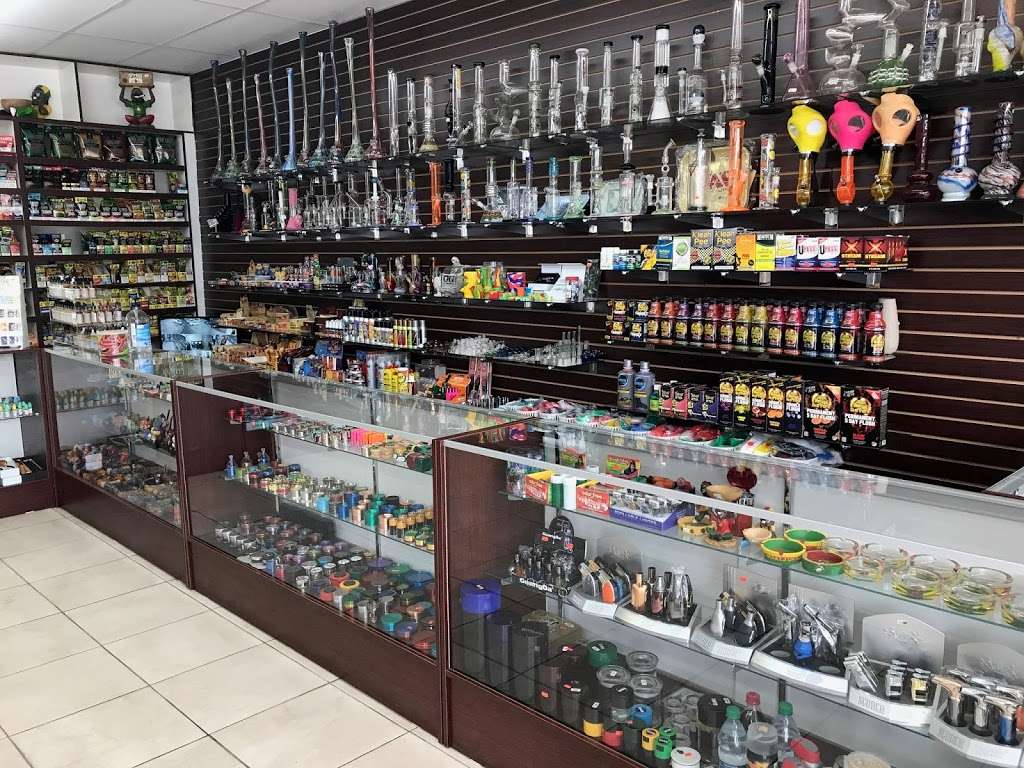 Smoke & Vapes | 2842 W Davis St, Dallas, TX 75211, USA | Phone: (682) 999-1976