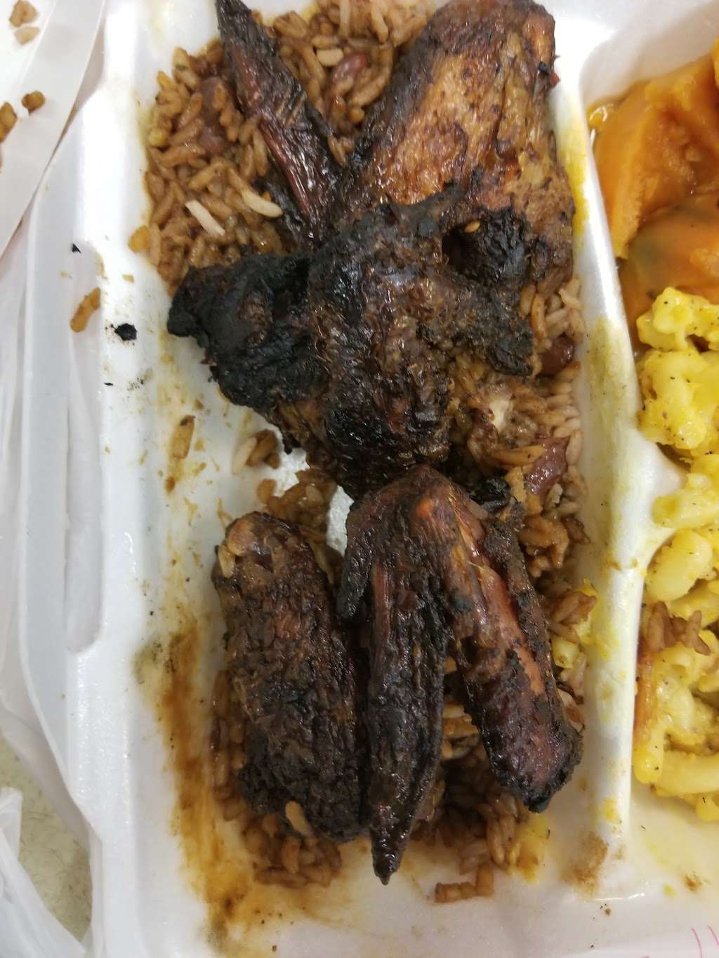 Royal Caribbean Jerk | 2134 E 71st St, Chicago, IL 60649, USA | Phone: (773) 363-6855