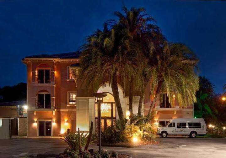 Tahitian Inn | 601 S Dale Mabry Hwy, Tampa, FL 33609, USA | Phone: (800) 876-1397