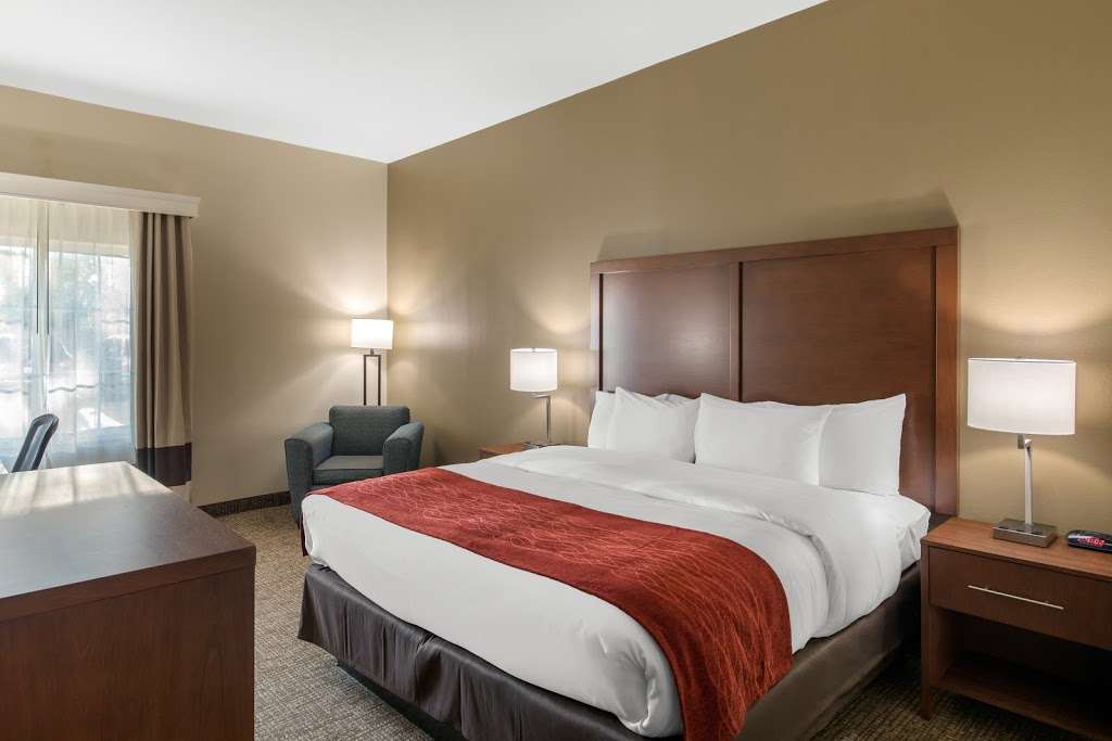 Comfort Inn & Suites | 1419 N, US-67, Cedar Hill, TX 75104, USA | Phone: (972) 291-0008