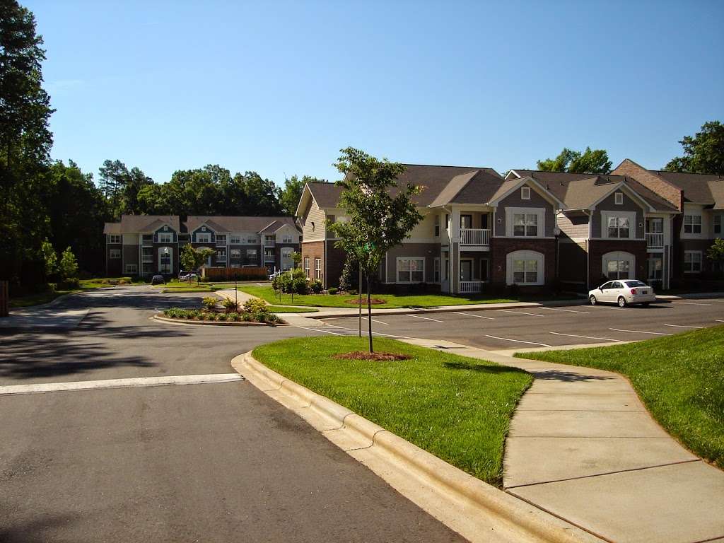 Tyvola Crossing Apartments | 2909 Cross Roads Pl, Charlotte, NC 28208, USA | Phone: (704) 376-8117