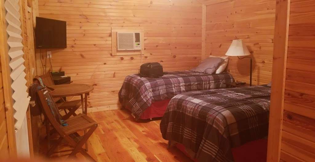 D&B Cabin Rentals | 608 East 5th Street, Pleasanton, Kansas 66075, United States | Phone: 620-238-8220