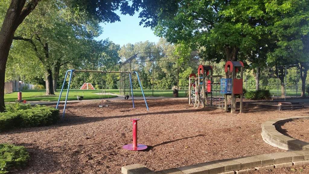 Tamarack Trails Park | 1950 E Kensington Rd, Mt Prospect, IL 60056