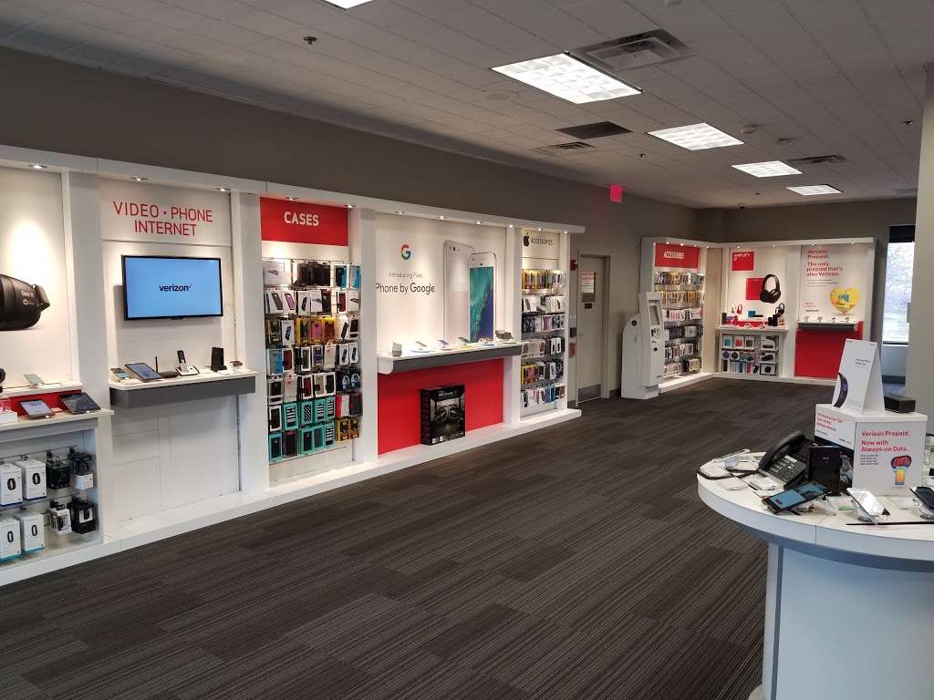 Verizon | 350 N Randall Rd, Batavia, IL 60510, USA | Phone: (630) 761-2160